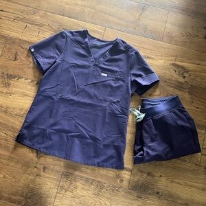 Figs women’s dark purple set